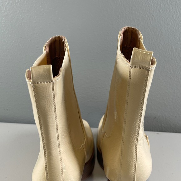 Circus NY by Sam Edelman Womens Stace Eggshell‎ Glossy Chelsea Boots SZ 10 Cream - Picture 7 of 14